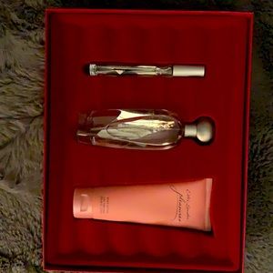 Unopened Estée Lauder Pleasures gift set